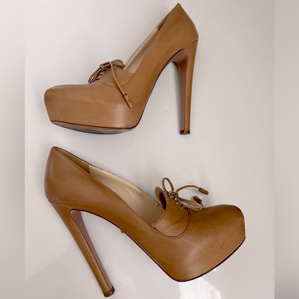 Prada Leather Lace-up Pump Size 9